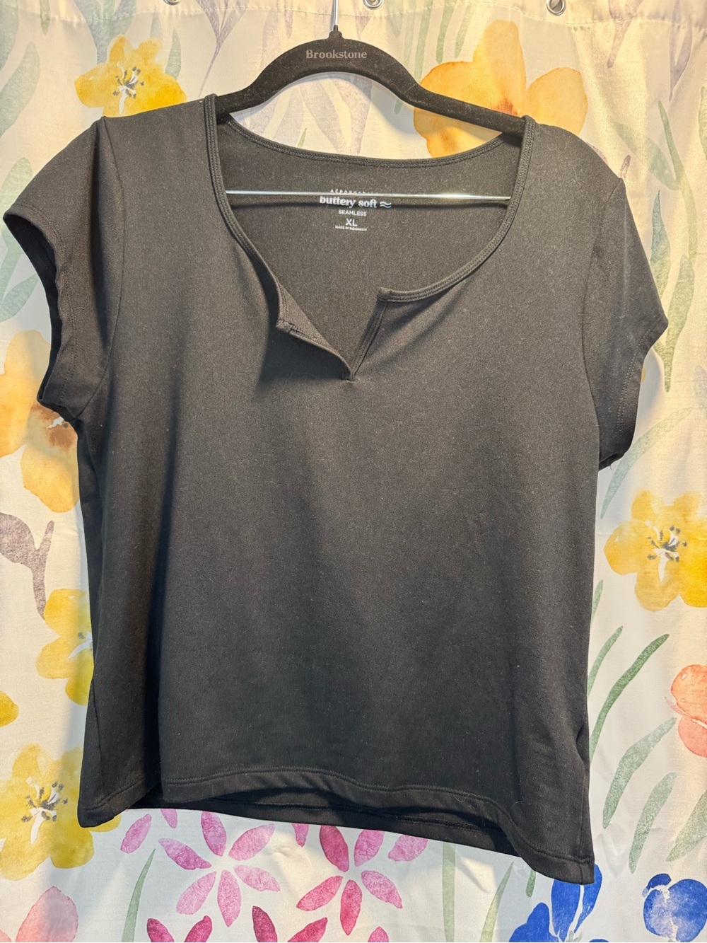 Aeropostale Buttery Soft Black Short Sleeve V-Notch Tee